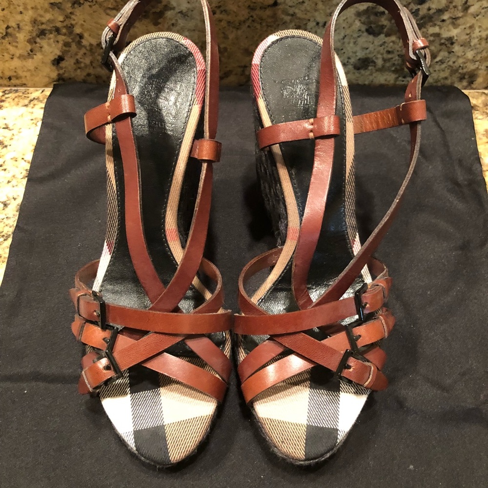 Burberry - Picture 4 of 4